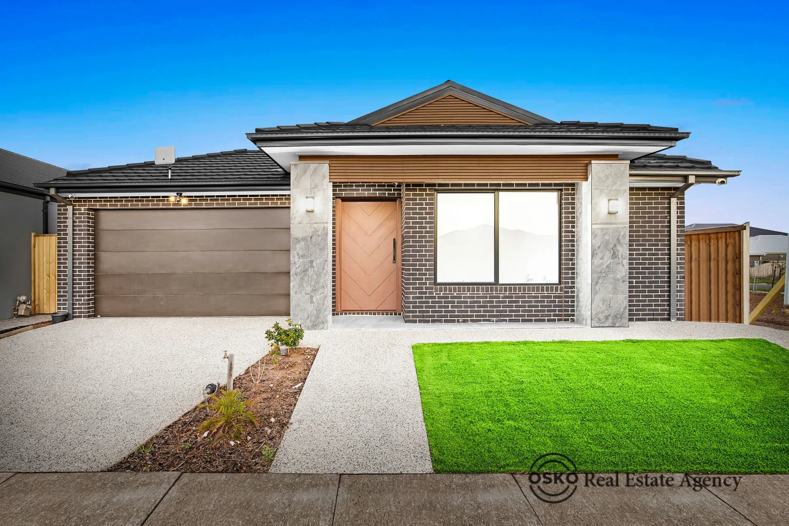 83 Clipstone Crescent, Fraser Rise VIC 3336