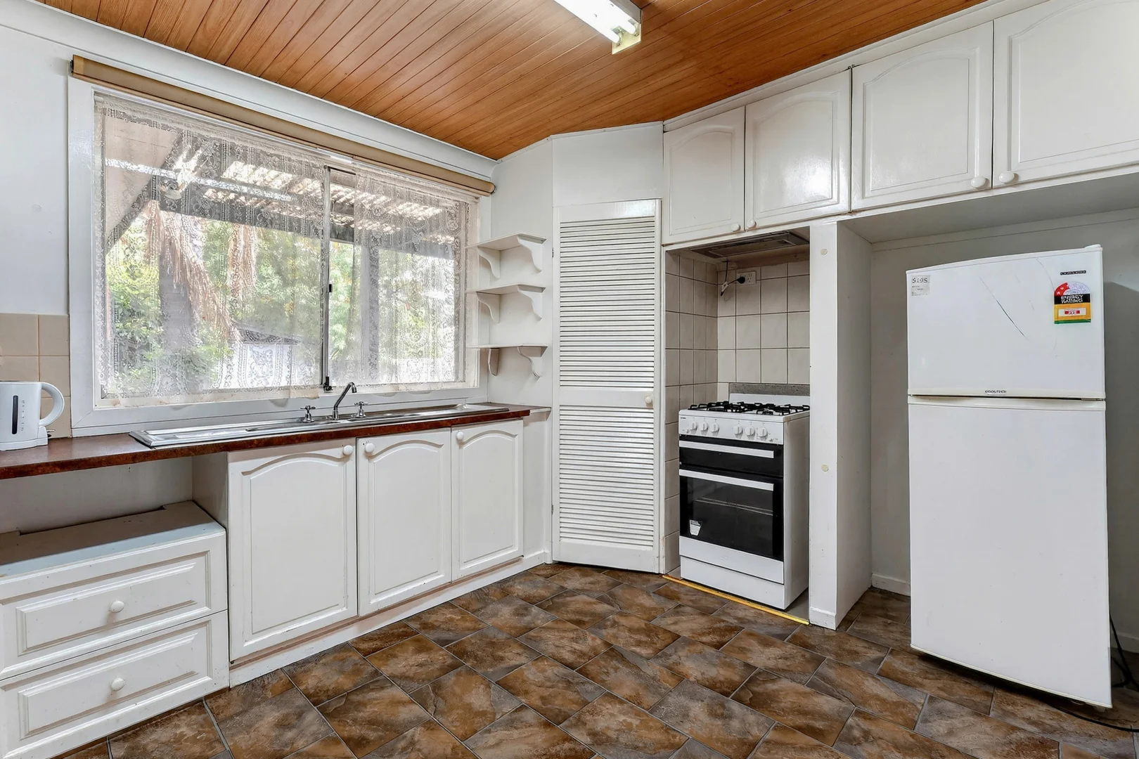 Additional image 5 of 2 Ainsleigh Court, Cranbourne VIC 3977