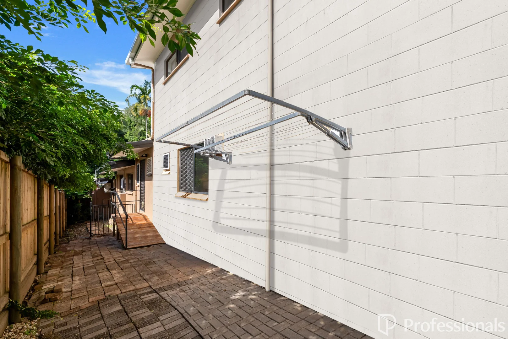 Additional image 26 of 10 Cicero Close, Mooroobool QLD 4870