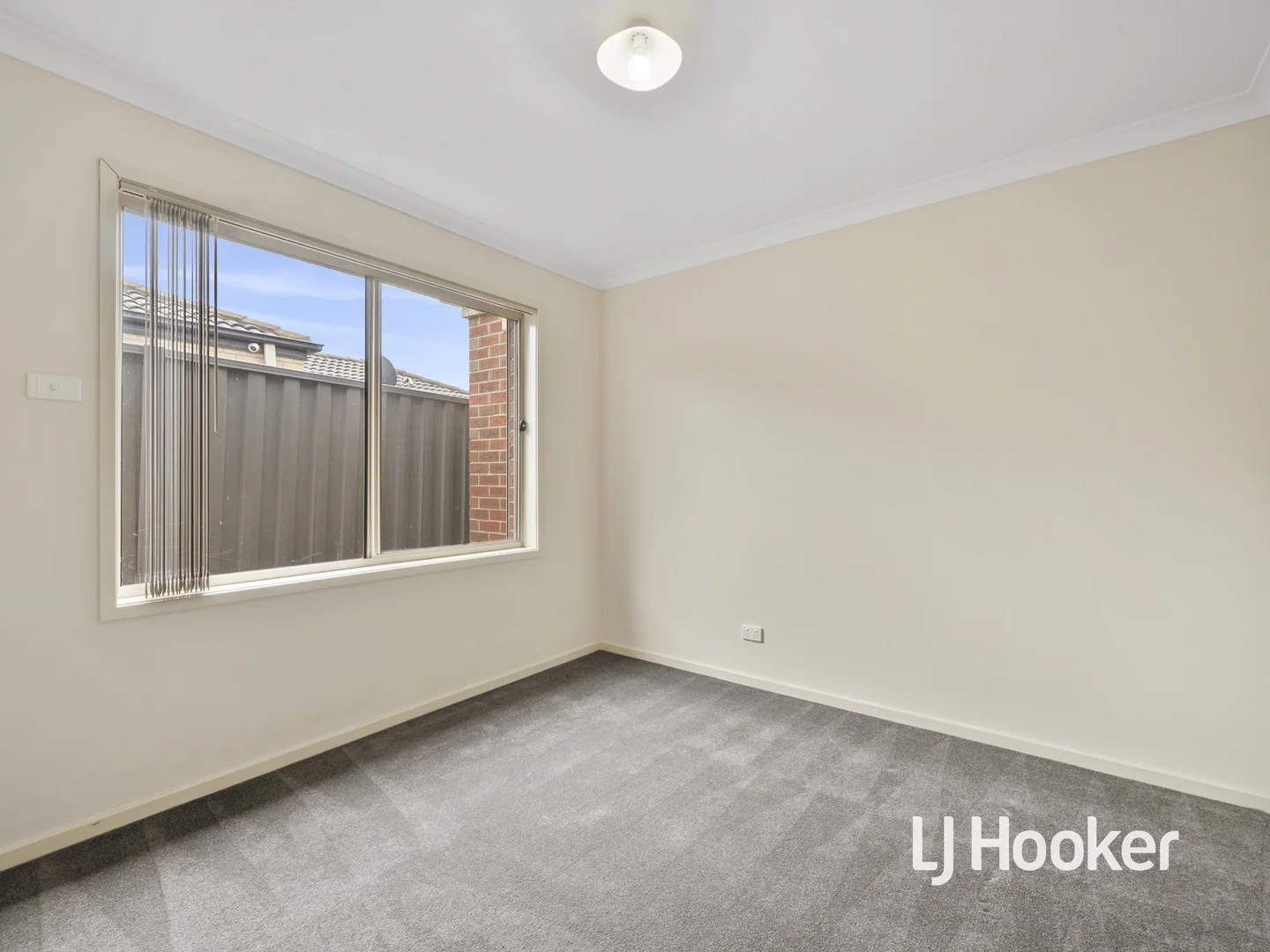 Additional image 10 of 5 Lysterfield Walk, Manor Lakes VIC 3024