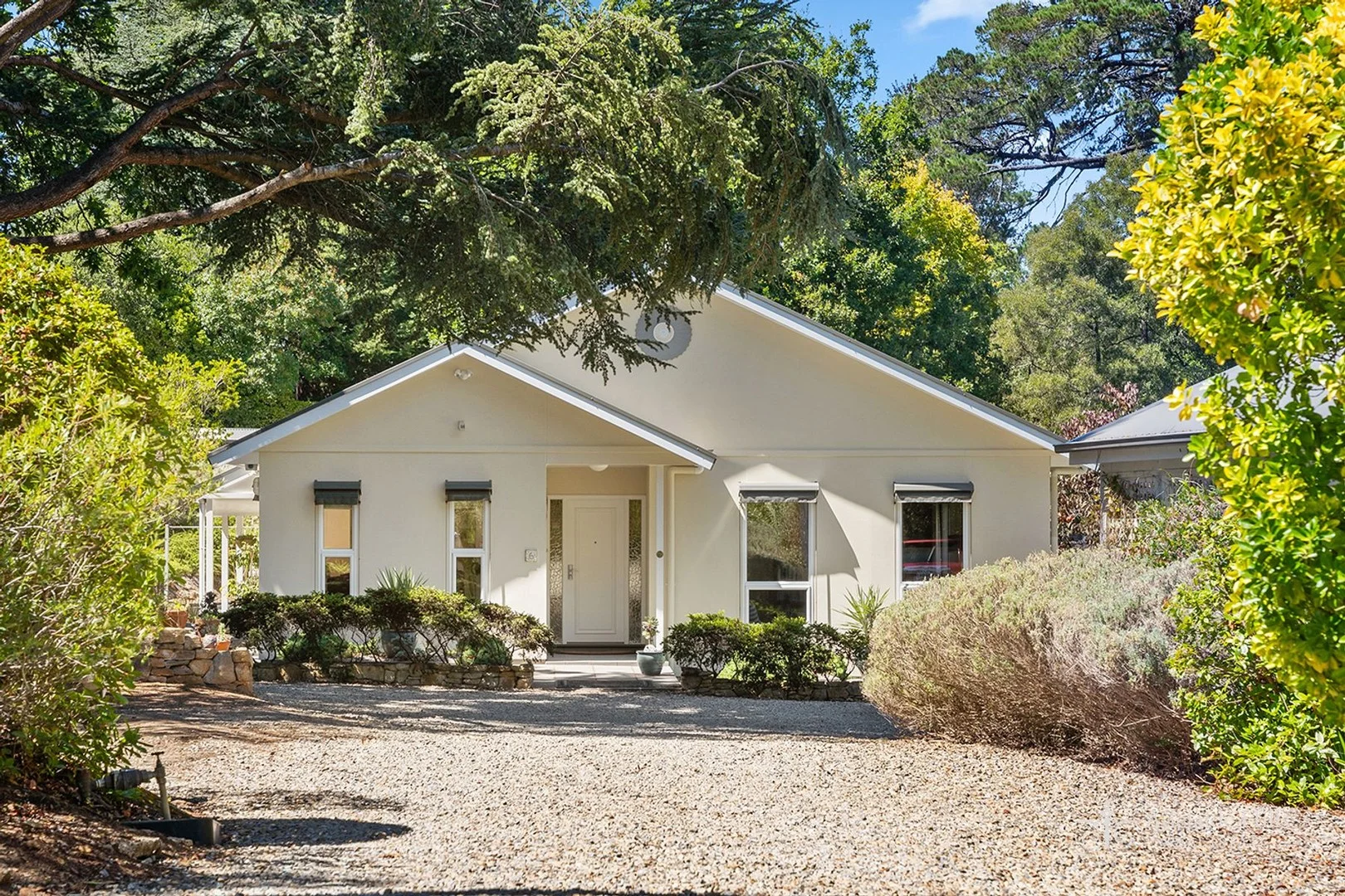 6 Bracken Road, Stirling SA 5152