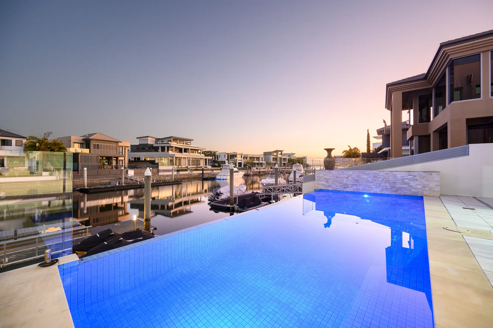 Additional image 16 of 20 Knightsbridge Parade West, Sovereign Islands QLD 4216