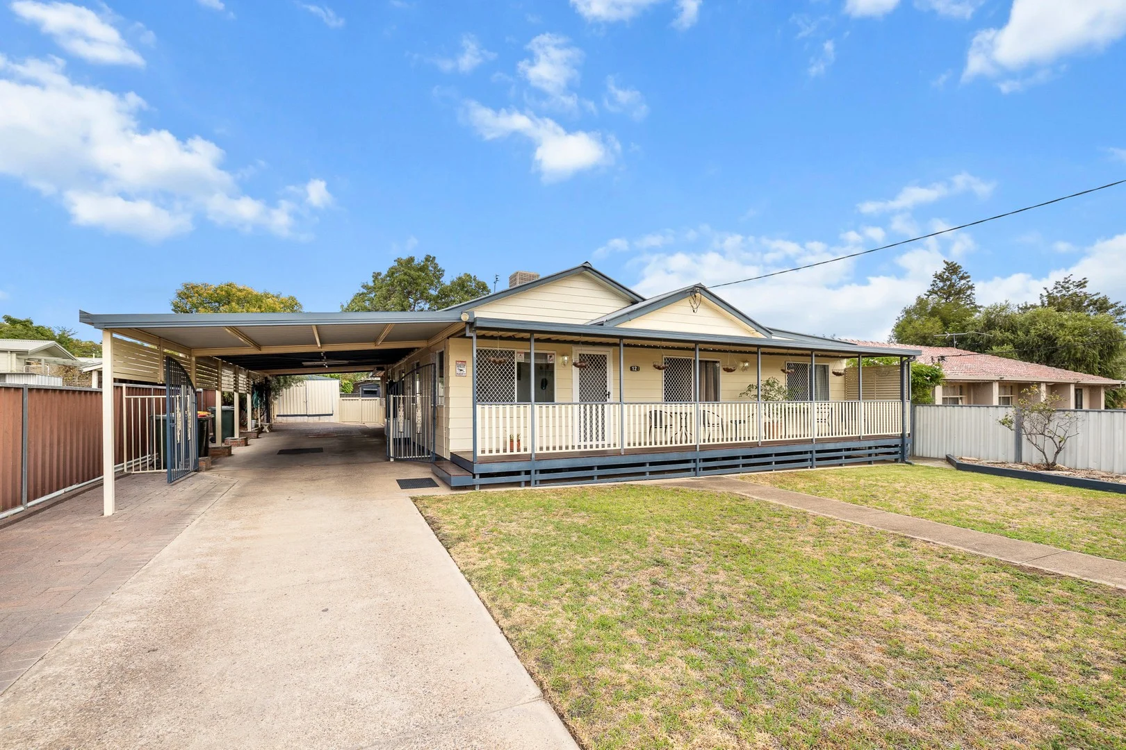 12 Edward Street, Tamworth NSW 2340