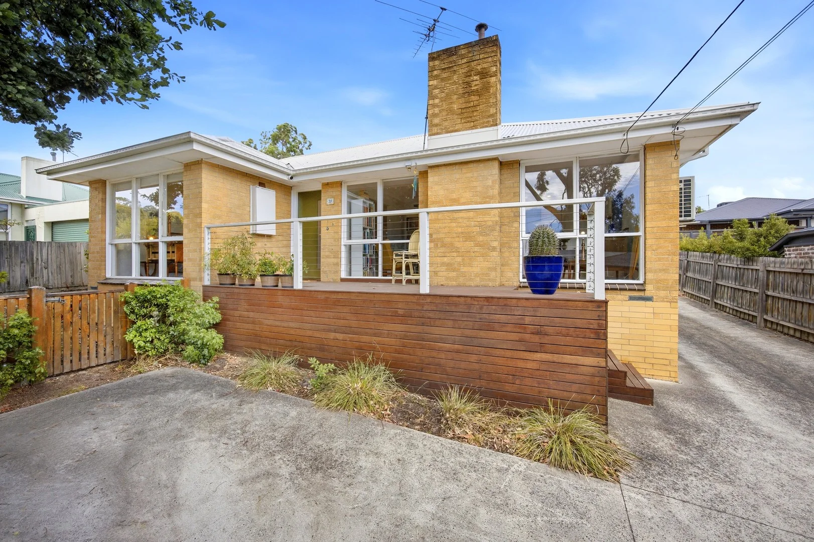 27 Bellara Drive, Mooroolbark VIC 3138