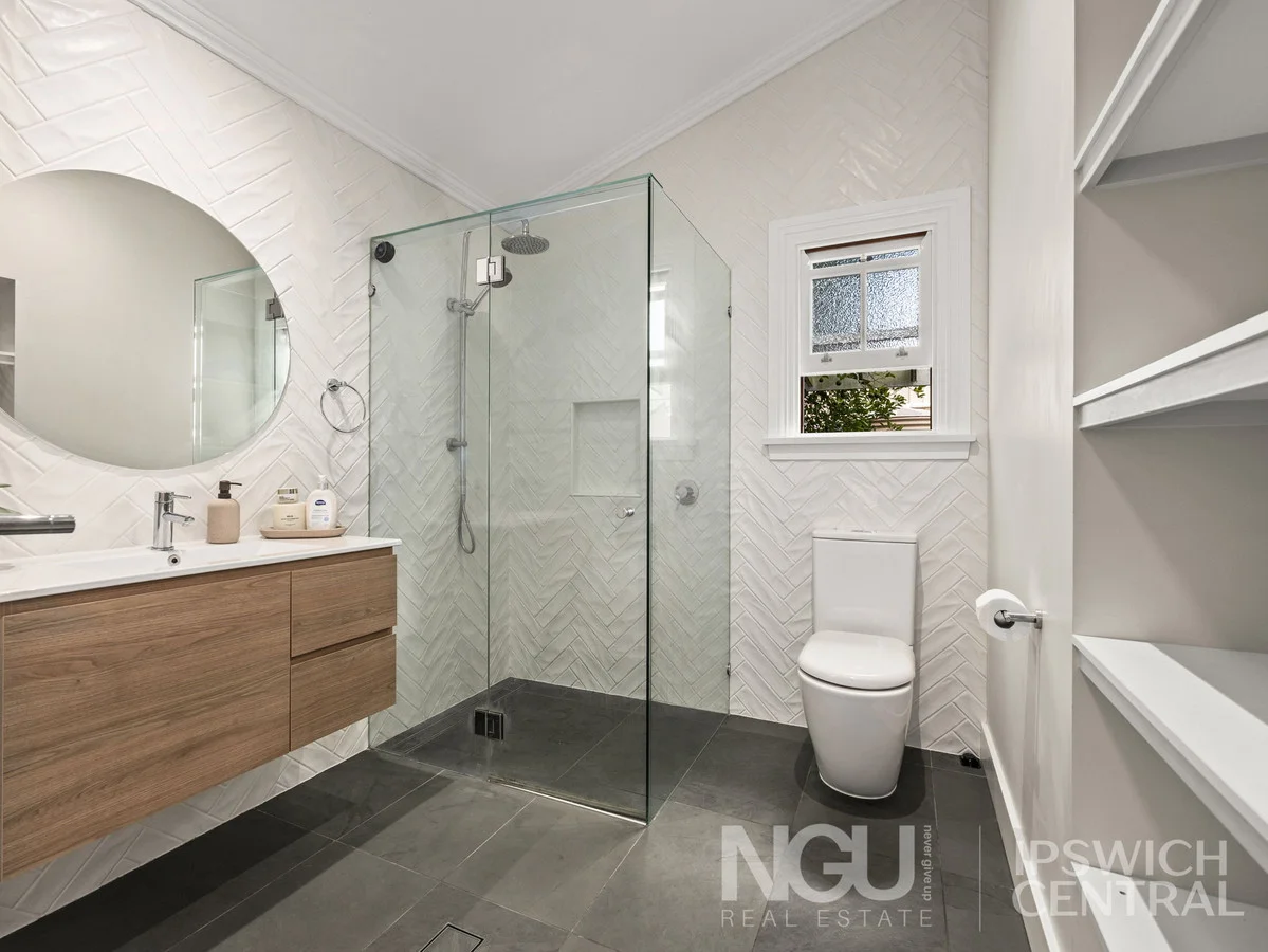 Additional image 11 of 1 & 2 / 25 Teape Street, Silkstone QLD 4304