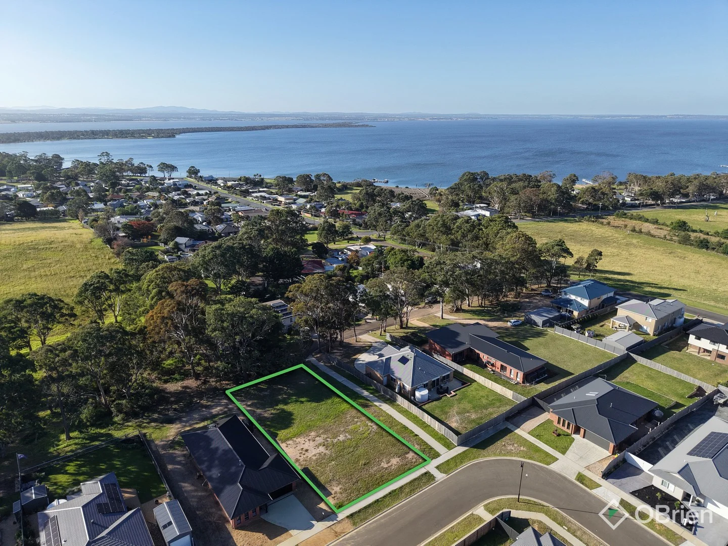 39 Houghton Crescent, Eagle Point VIC 3878