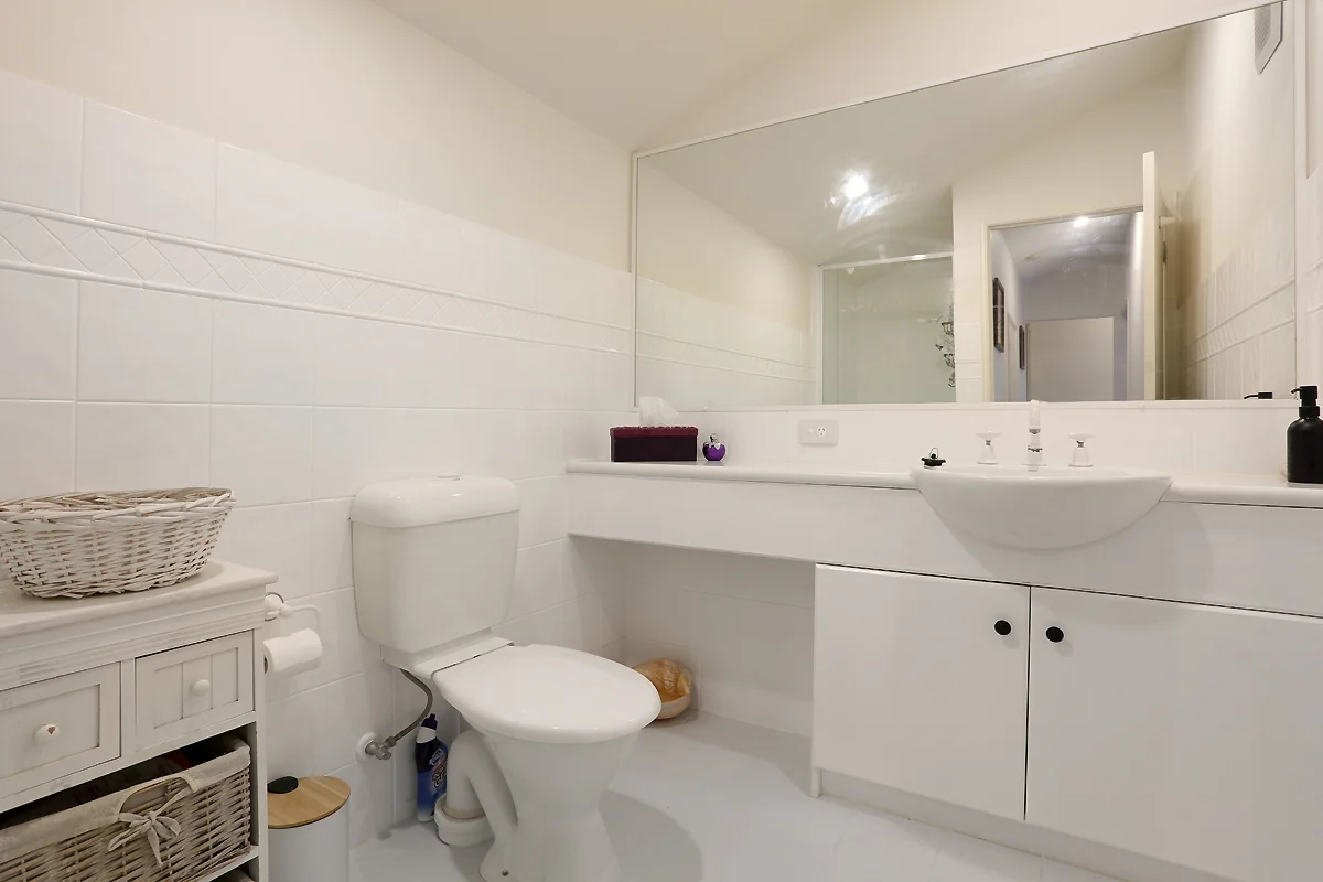 Additional image 12 of E39/1 GREAT HALL DRIVE, Miami QLD 4220