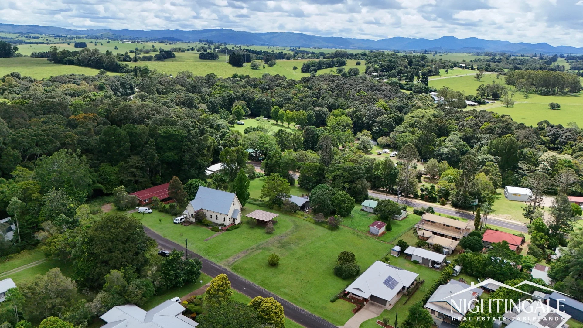 13 Monash Avenue, Malanda QLD 4885