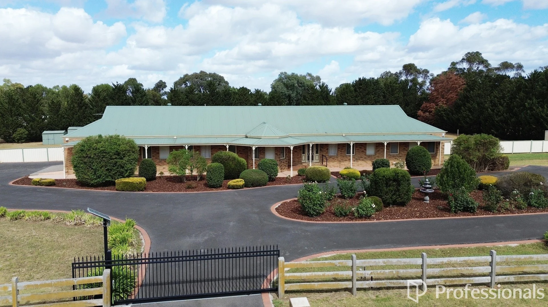 34 Croxton Drive, Kurunjang VIC 3337