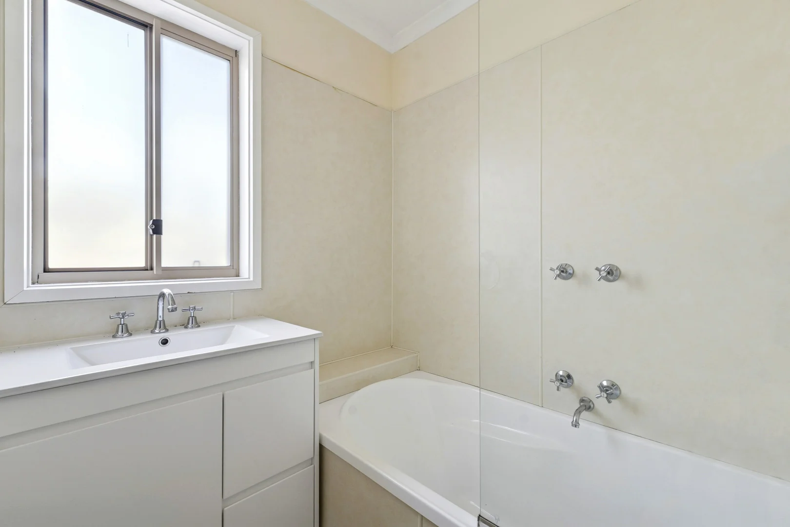 Additional image 10 of 1 & 2/84 Parrott Street, Cobden VIC 3266