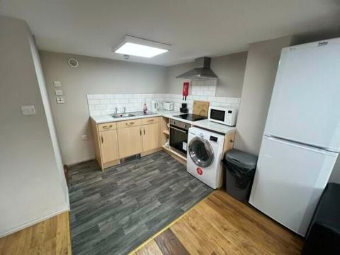 Flat 5, Furzedown Road, Southampton SO17