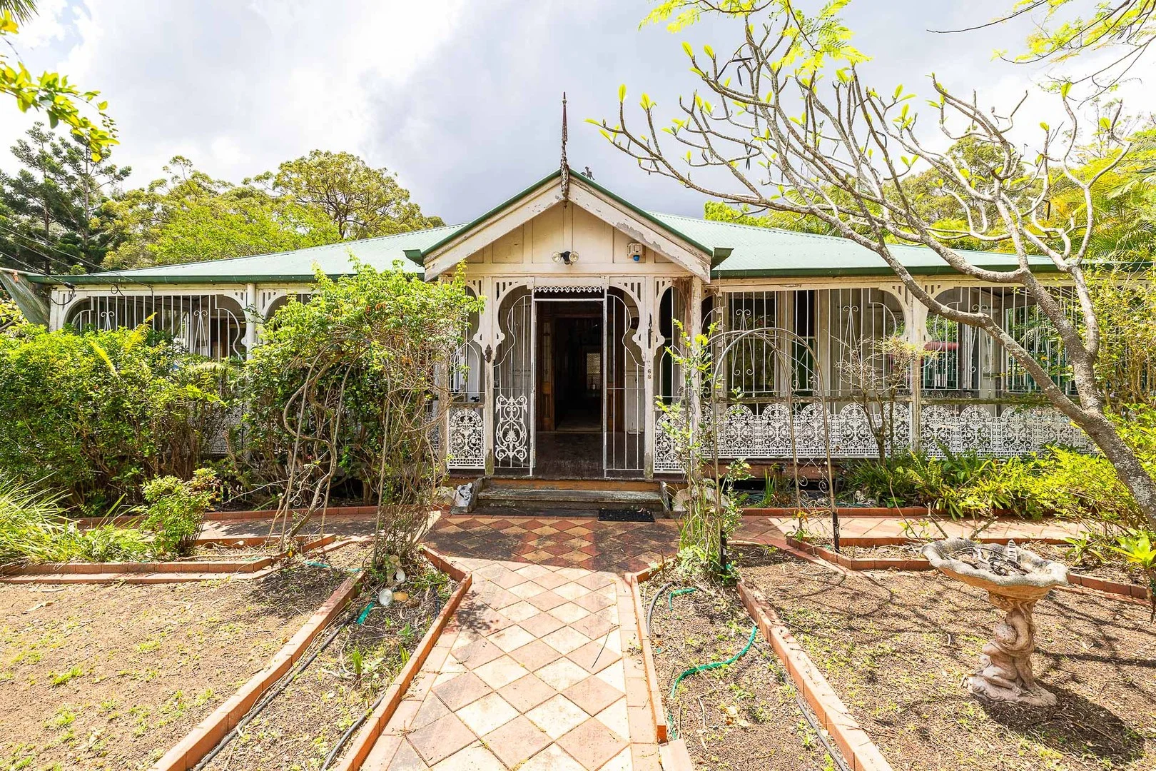 68 Arnold Street, Holland Park QLD 4121