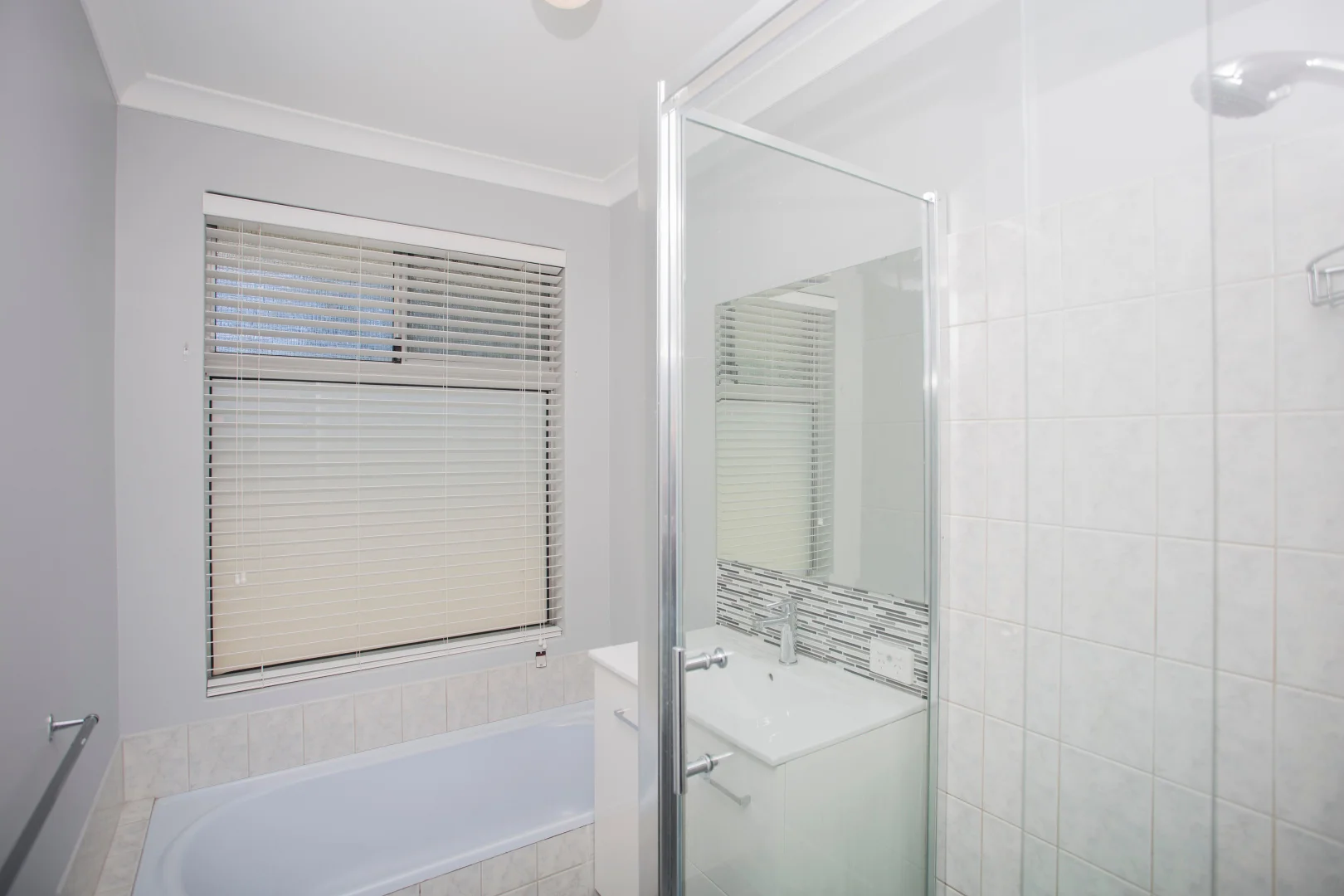 Additional image 3 of 28 Carpenteria Cres, Kenwick WA 6107