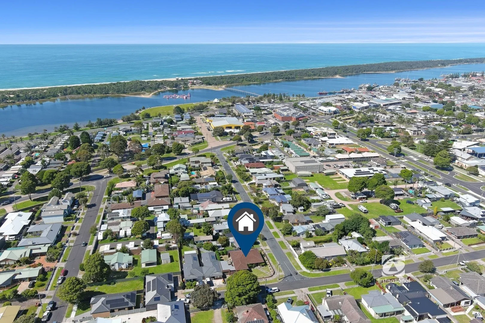 18 Jefferson Avenue, Lakes Entrance VIC 3909