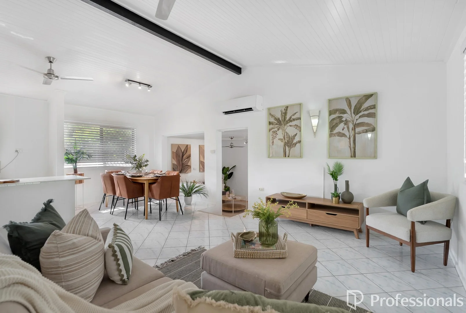 10 Cicero Close, Mooroobool QLD 4870