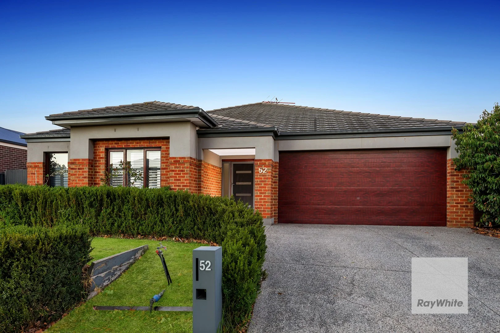 52 Hillcrest Drive, Hillside VIC 3037