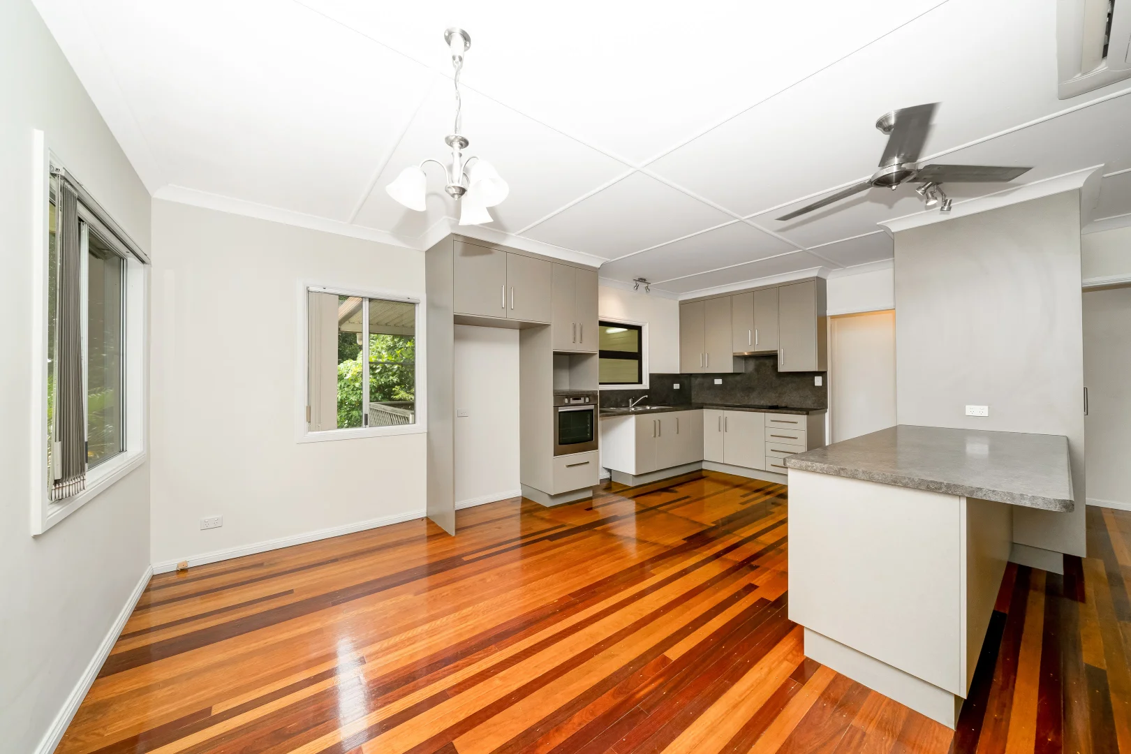 Additional image 4 of 17 Surrey Street, Hyde Park QLD 4812