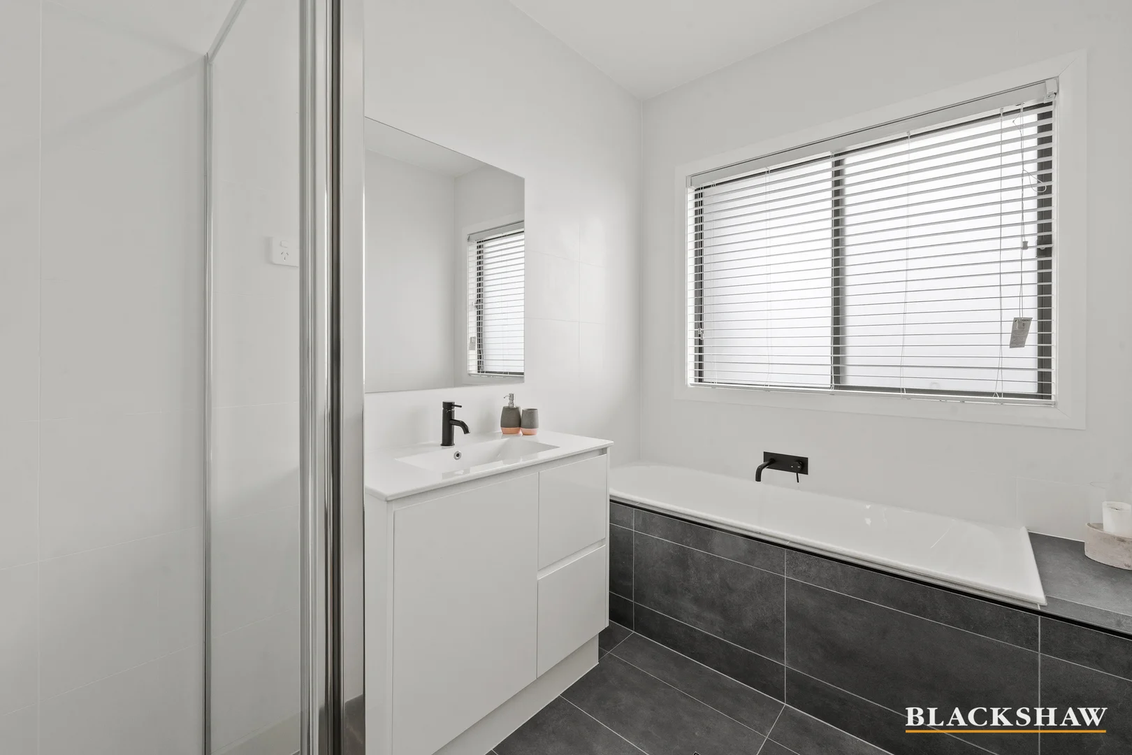 Additional image 30 of 6 Green Avenue, Gunning NSW 2581