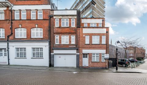 Upper Bugle Street, Southampton, Hampshire SO14