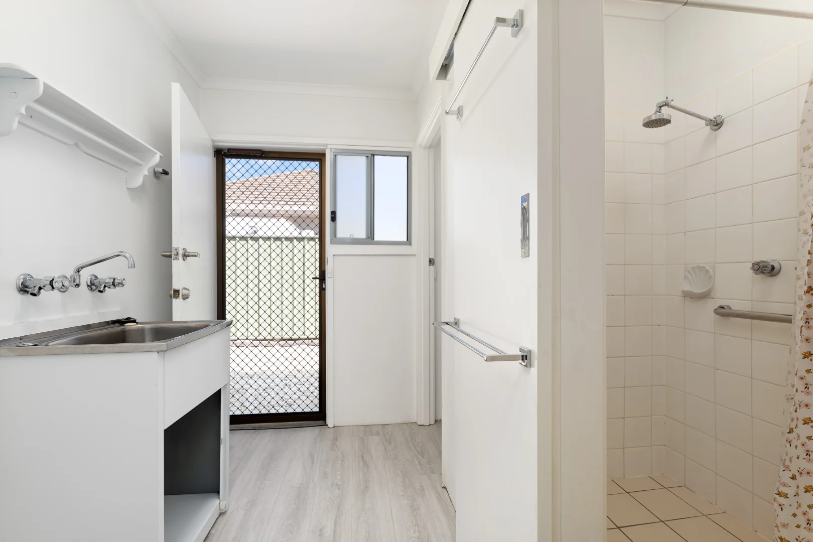 Additional image 7 of 1-4/424 Douglas Road, Lavington NSW 2641