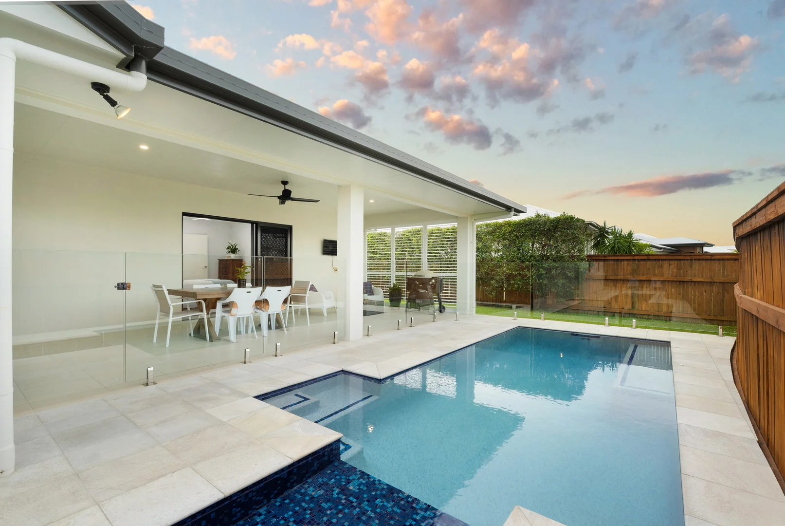 8 Kahana Avenue, Burdell QLD 4818