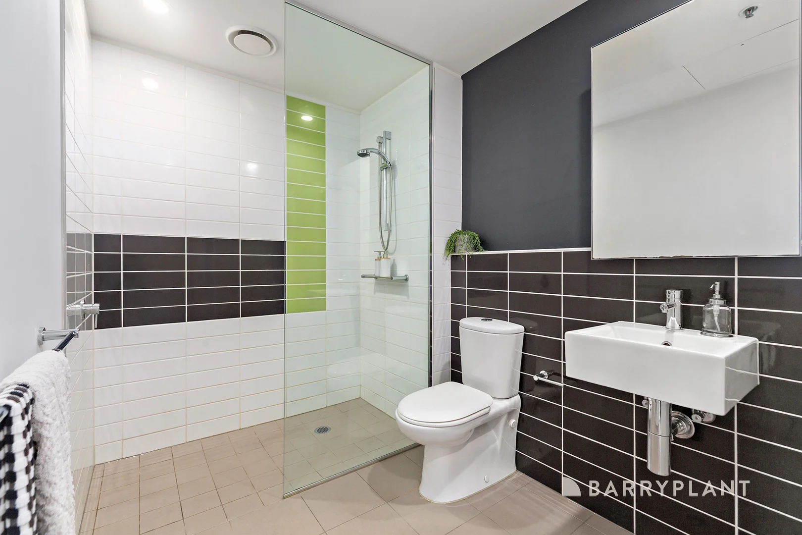 Additional image 7 of 902/815 Bourke Street, Docklands VIC 3008