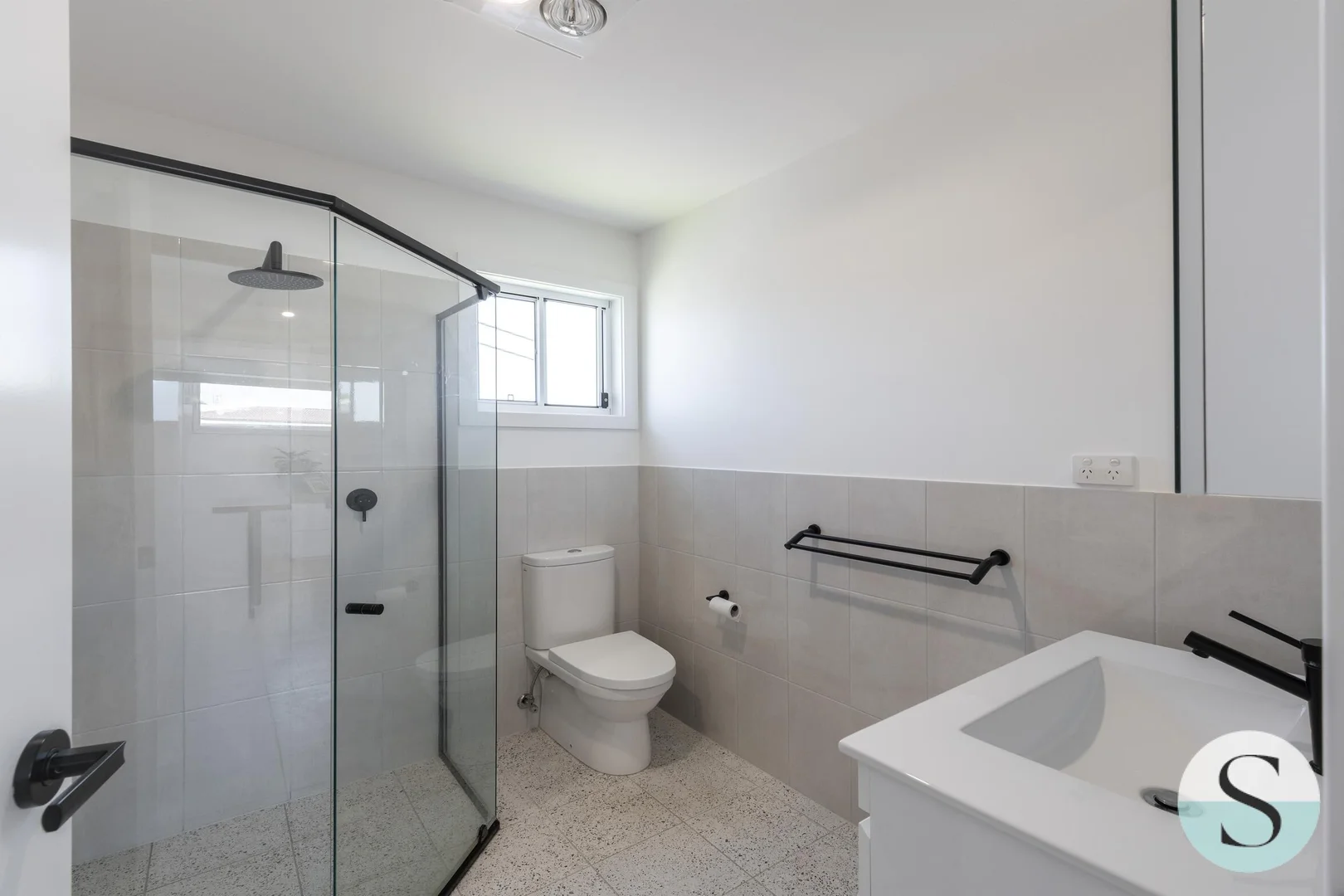 Additional image 13 of 24 Marks Parade, Marks Point NSW 2280