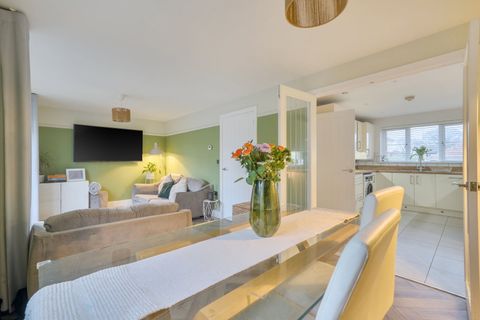 Hobb Lane, Hedge End, Southampton SO30