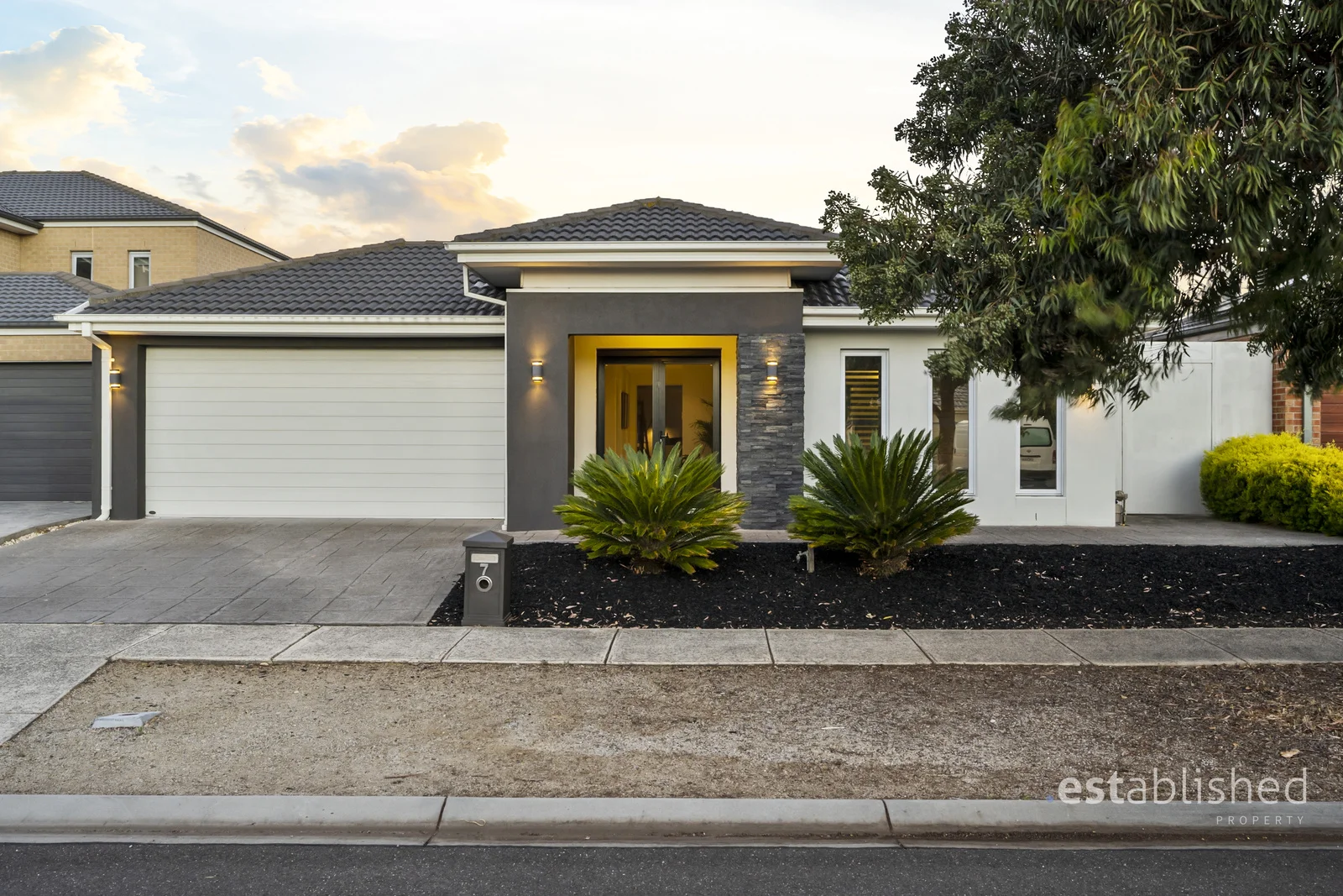 7 Silverbay Avenue, Point Cook VIC 3030