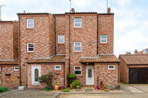 Pear Tree Court, York City Centre YO1
