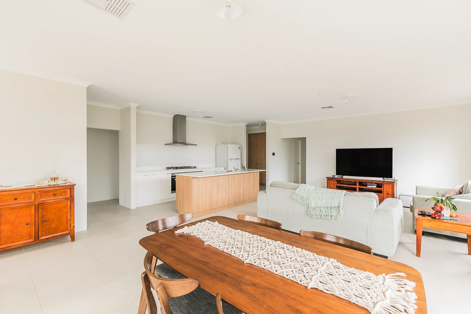 Additional image 6 of 8 Nirvana Road, Lakelands WA 6180