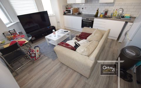 |Ref: R153414|, High Road, Southampton SO16