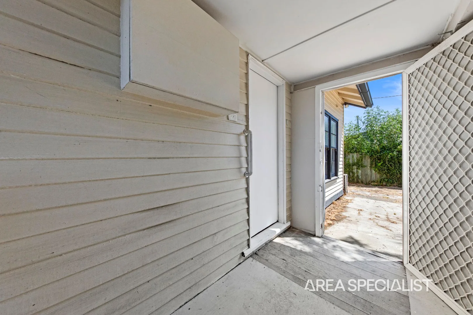 Additional image 3 of 2 Sybella Avenue, Koo Wee Rup VIC 3981