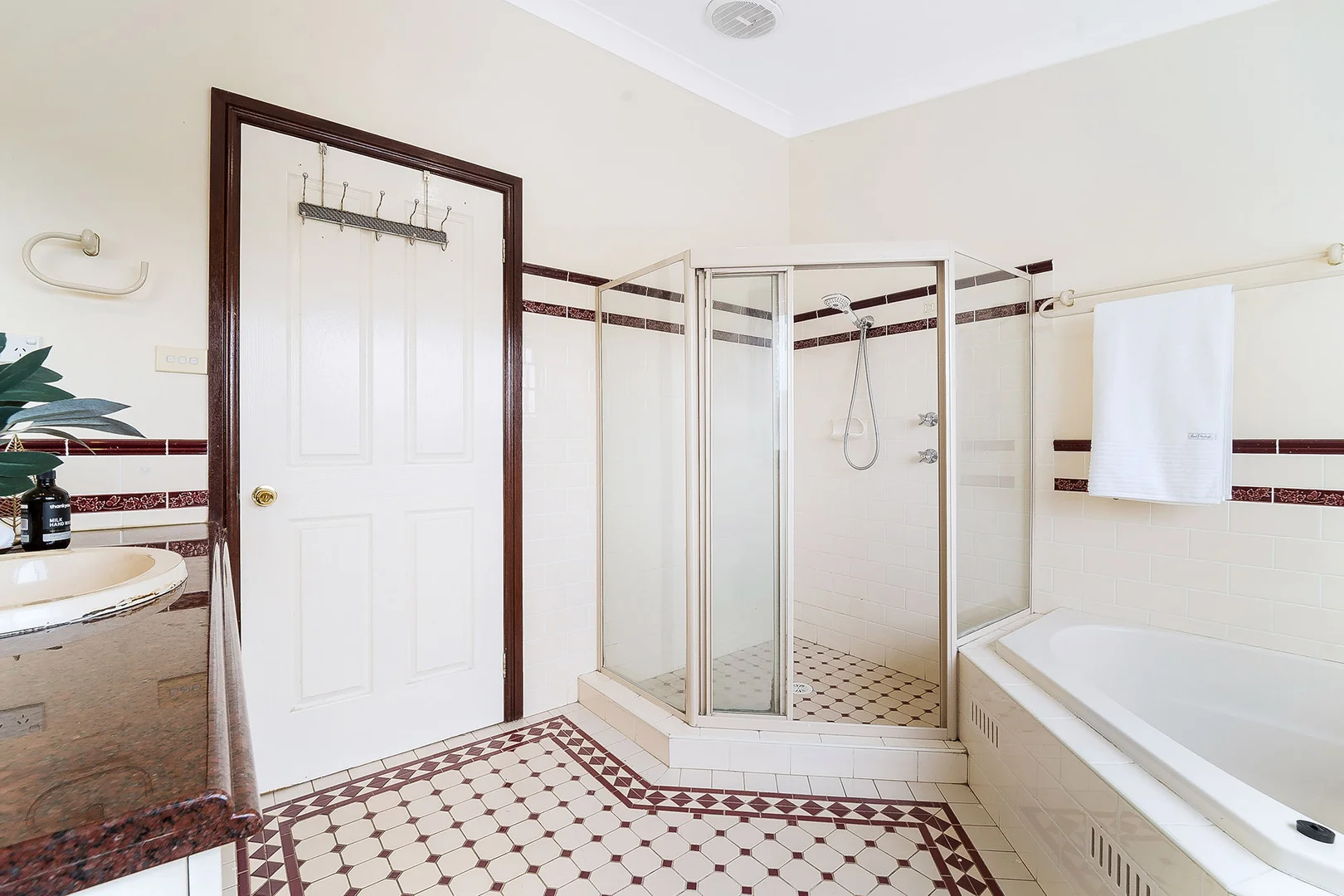 Additional image 12 of 33 Cyclamen Place, Macquarie Fields NSW 2564