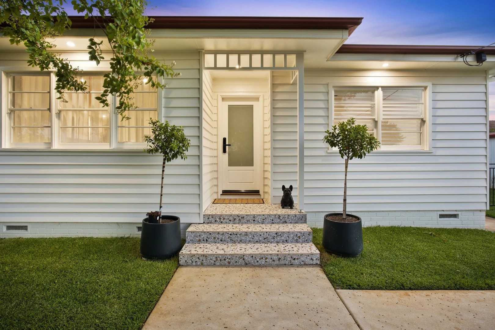 2 Charleville Road, Turvey Park NSW 2650