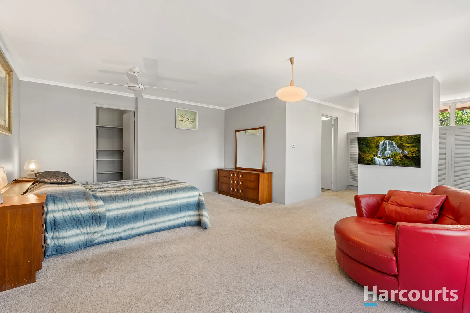 Additional image 28 of 19 The Esplanade, Caves Beach NSW 2281