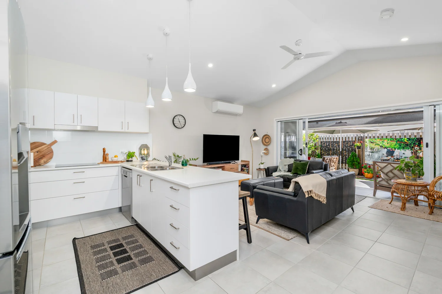 Additional image 8 of 13/2-20 Island View Drive, Urangan QLD 4655