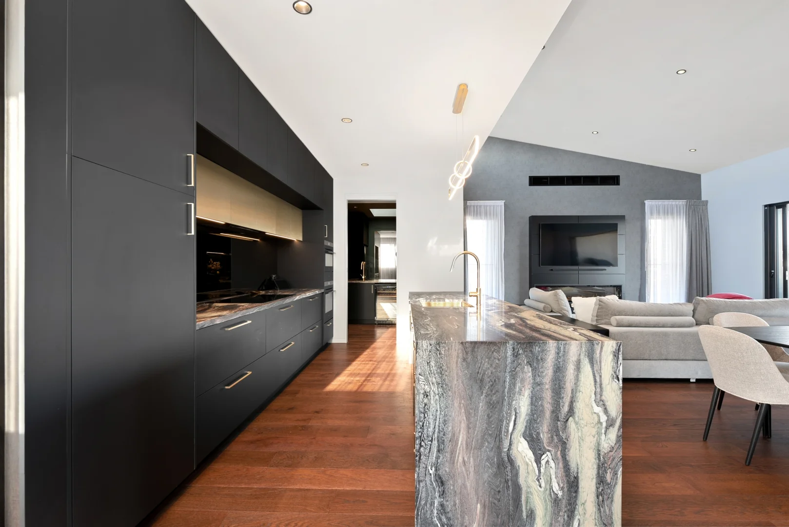 Additional image 2 of 1/98 Marks Point Road, Marks Point NSW 2280