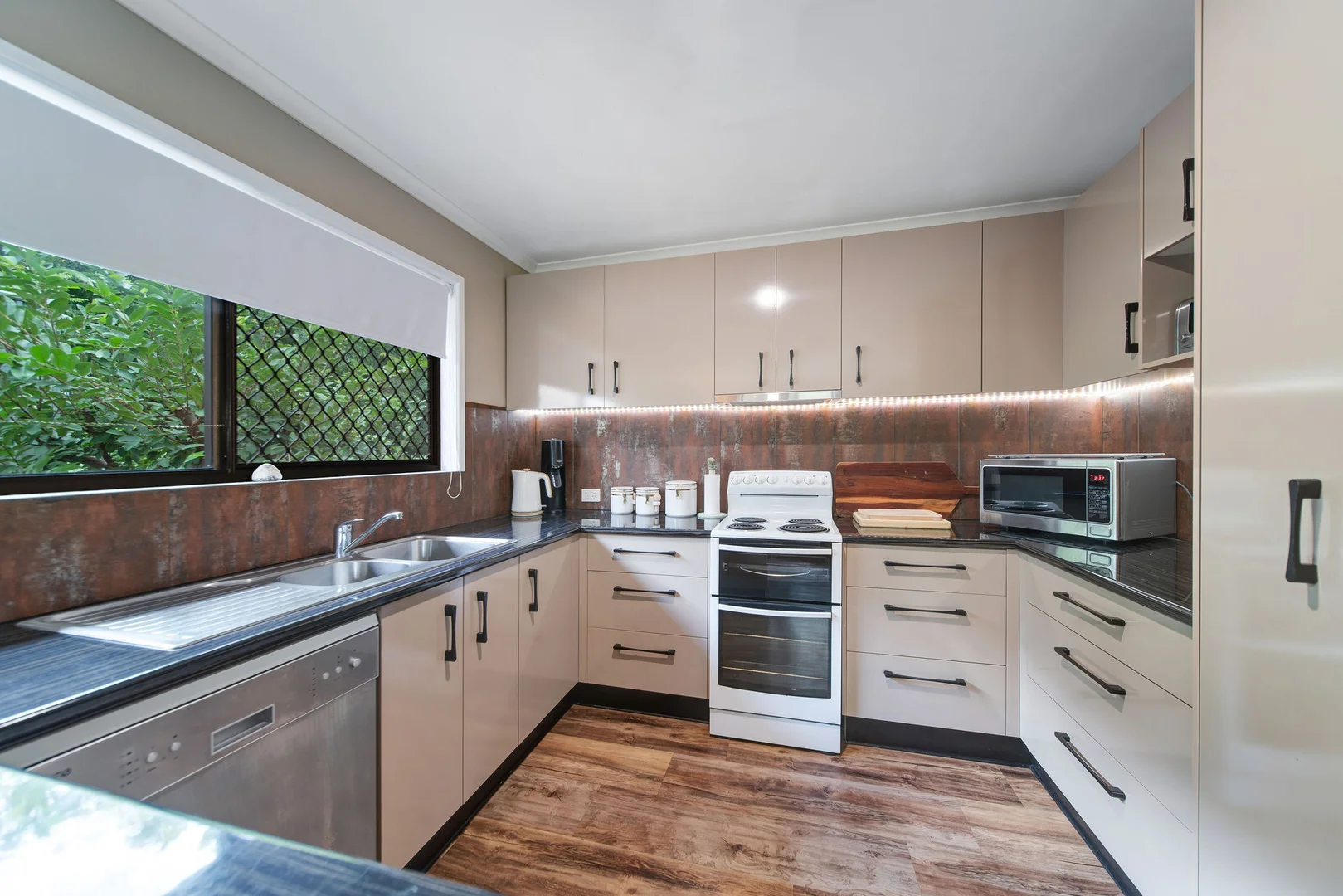 Additional image 10 of 161 Panorama Drive, Rosemount QLD 4560