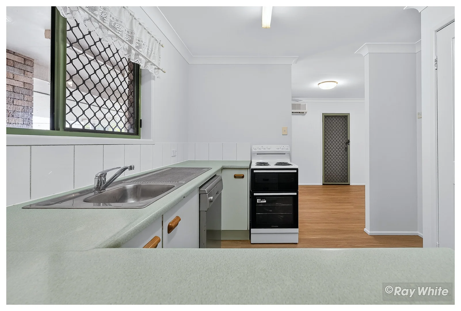 Additional image 3 of 32 Munro Street, Kawana QLD 4701