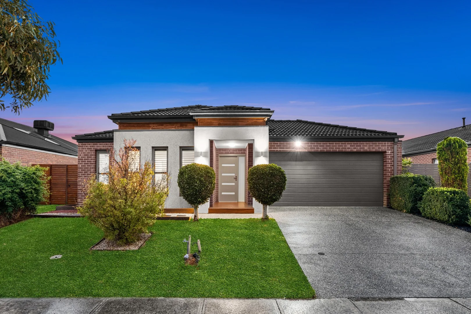 5 Sebago Terrace, Cranbourne North VIC 3977