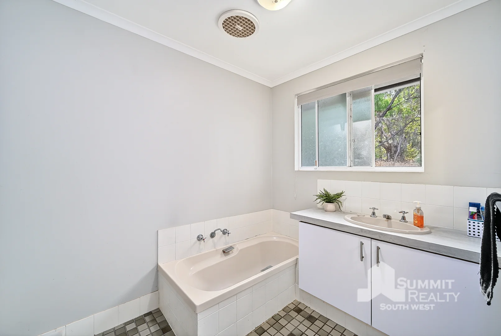Additional image 16 of 5 Thomas Court, Leschenault WA 6233