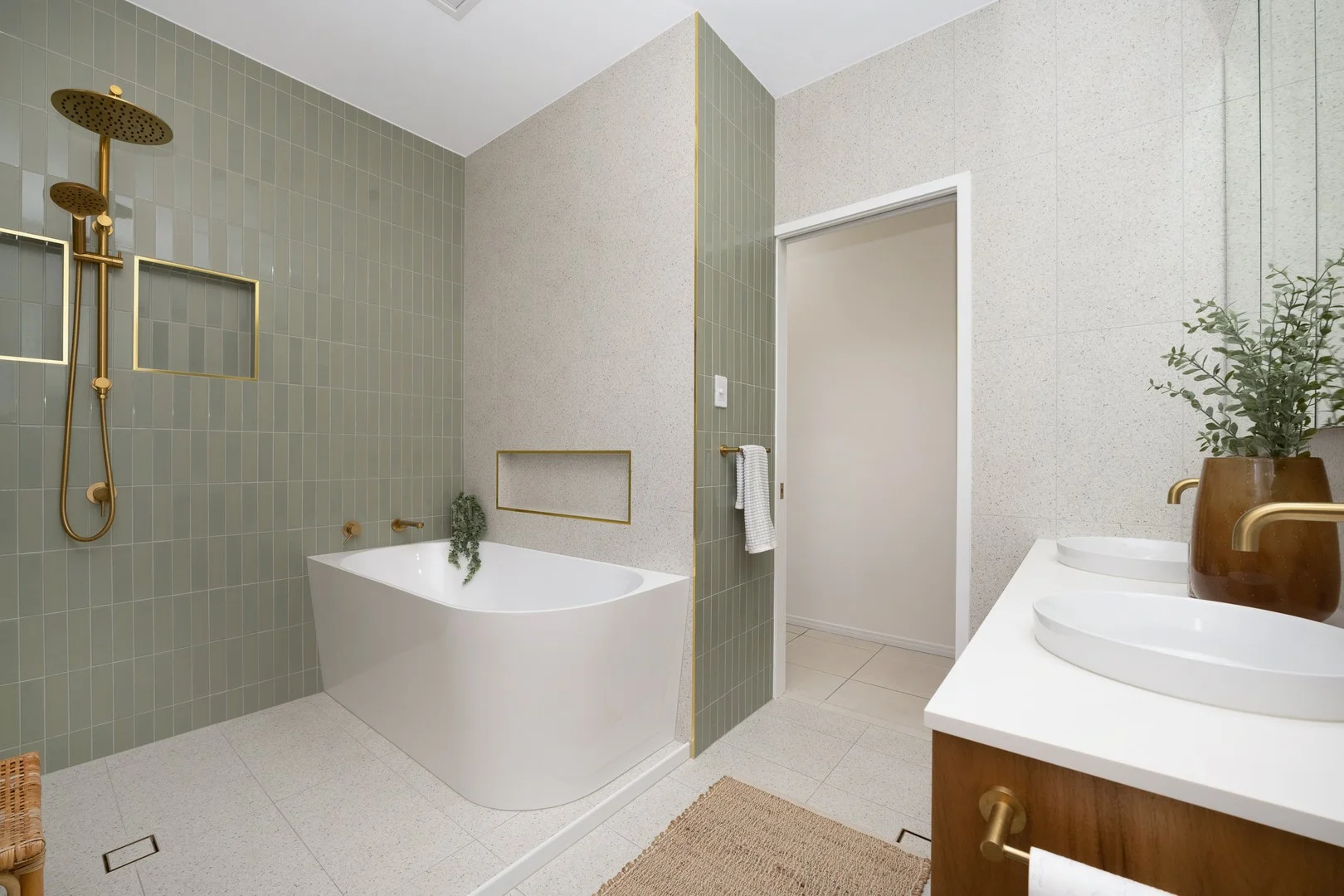 5 Calypso Court, Burdell QLD 4818