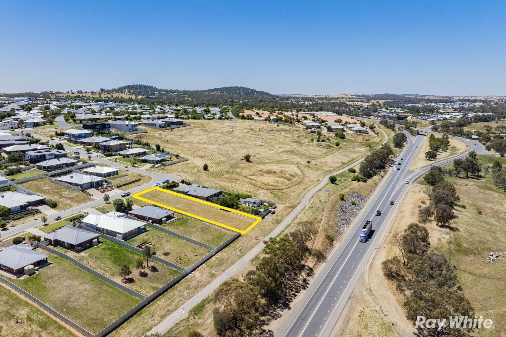 3 Sunvale Crescent, Estella NSW 2650