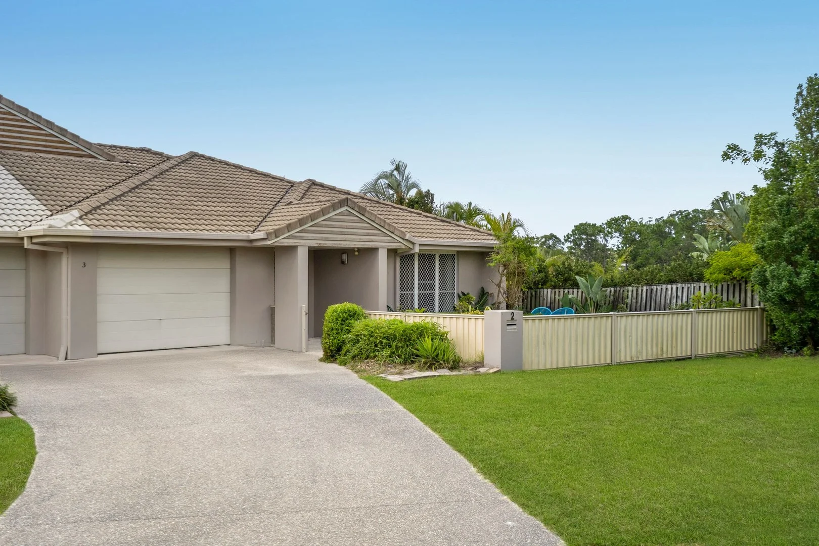 2/3 Whitely Circuit, Maudsland QLD 4210