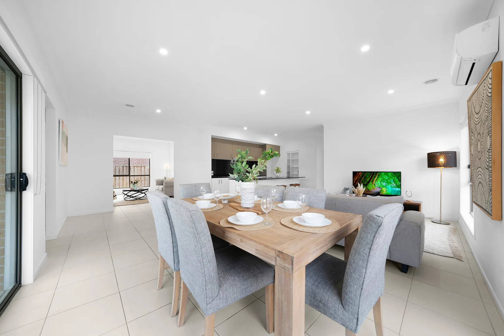 Additional image 14 of 104 Spearmint Boulevard, Manor Lakes VIC 3024