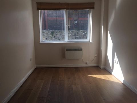 Hanover Court, York Walk, Southampton SO14, Room to rent