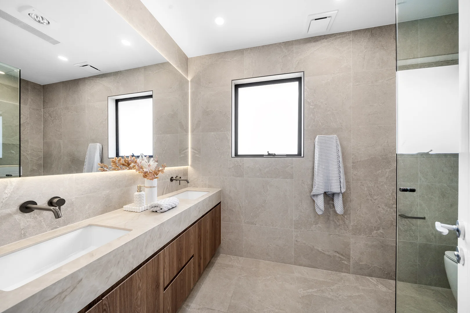 Additional image 10 of 5/21-23 Inverell Avenue, Mount Waverley VIC 3149