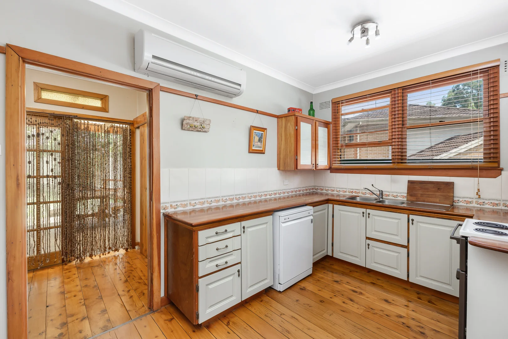 Additional image 4 of 16 Fourth Avenue, Seven Hills NSW 2147