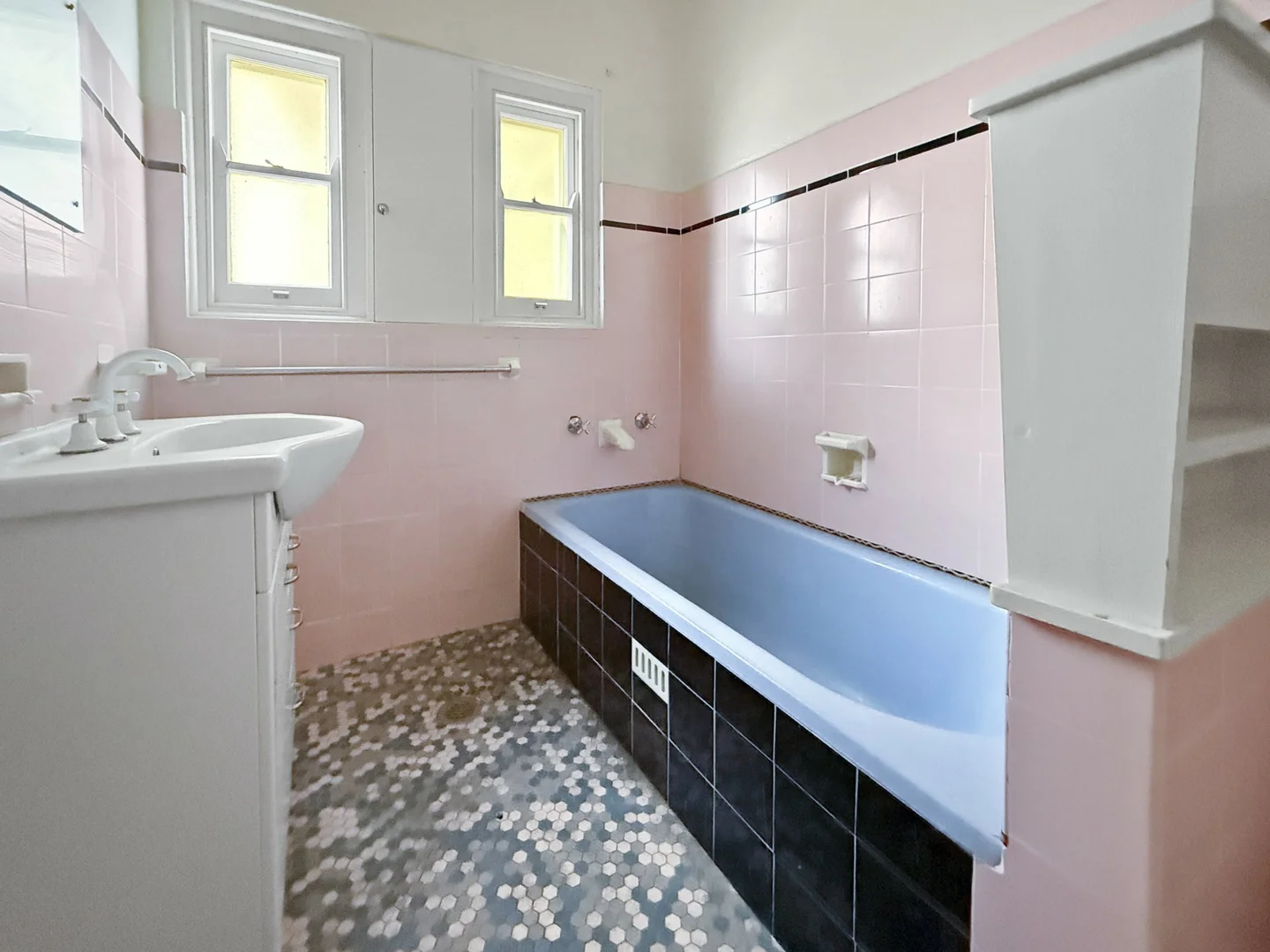 Additional image 18 of 27 Thornhill Street, Young NSW 2594